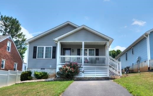 Just Listed! 611 C St, Staunton, VA