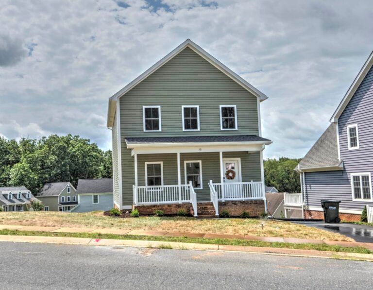 Just Listed! 10 Topside Cir, Staunton, VA