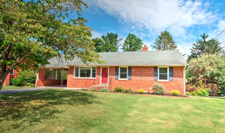 Just Listed! 1061 Jefferson Ave, Waynesboro, VA