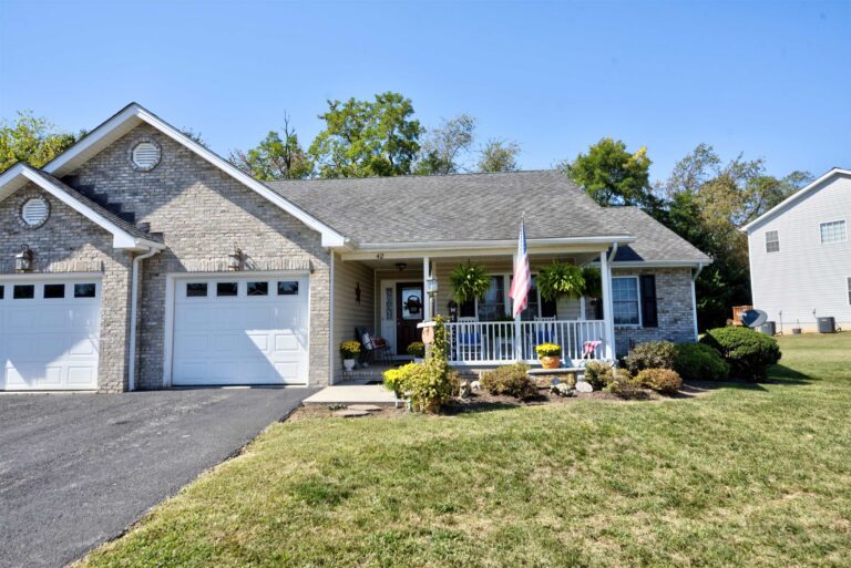 Just Listed! 42 Meriwether Cir, Stuarts Draft, VA